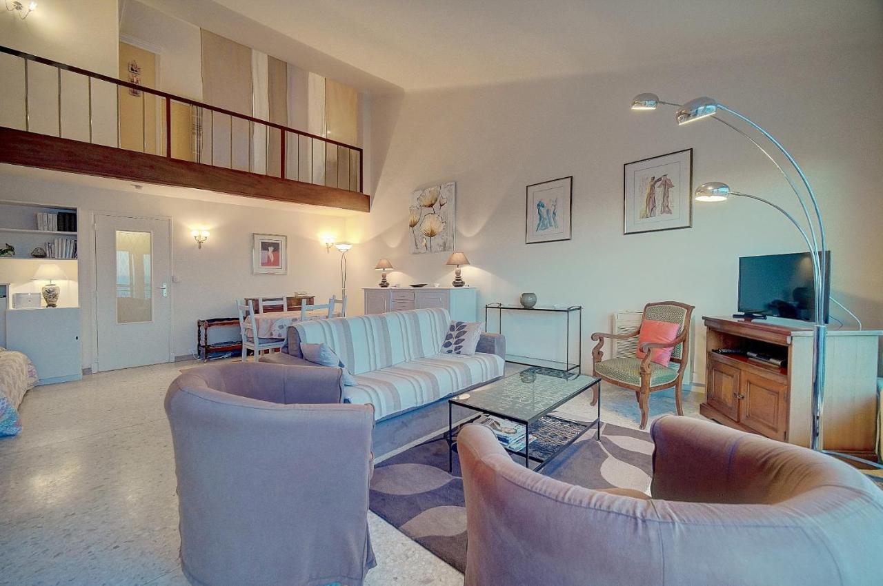 Superbe Duplex Idealement Situe Proche Plages Avec Grande Terrasse Vue Port !L A1B59 カンヌ エクステリア 写真