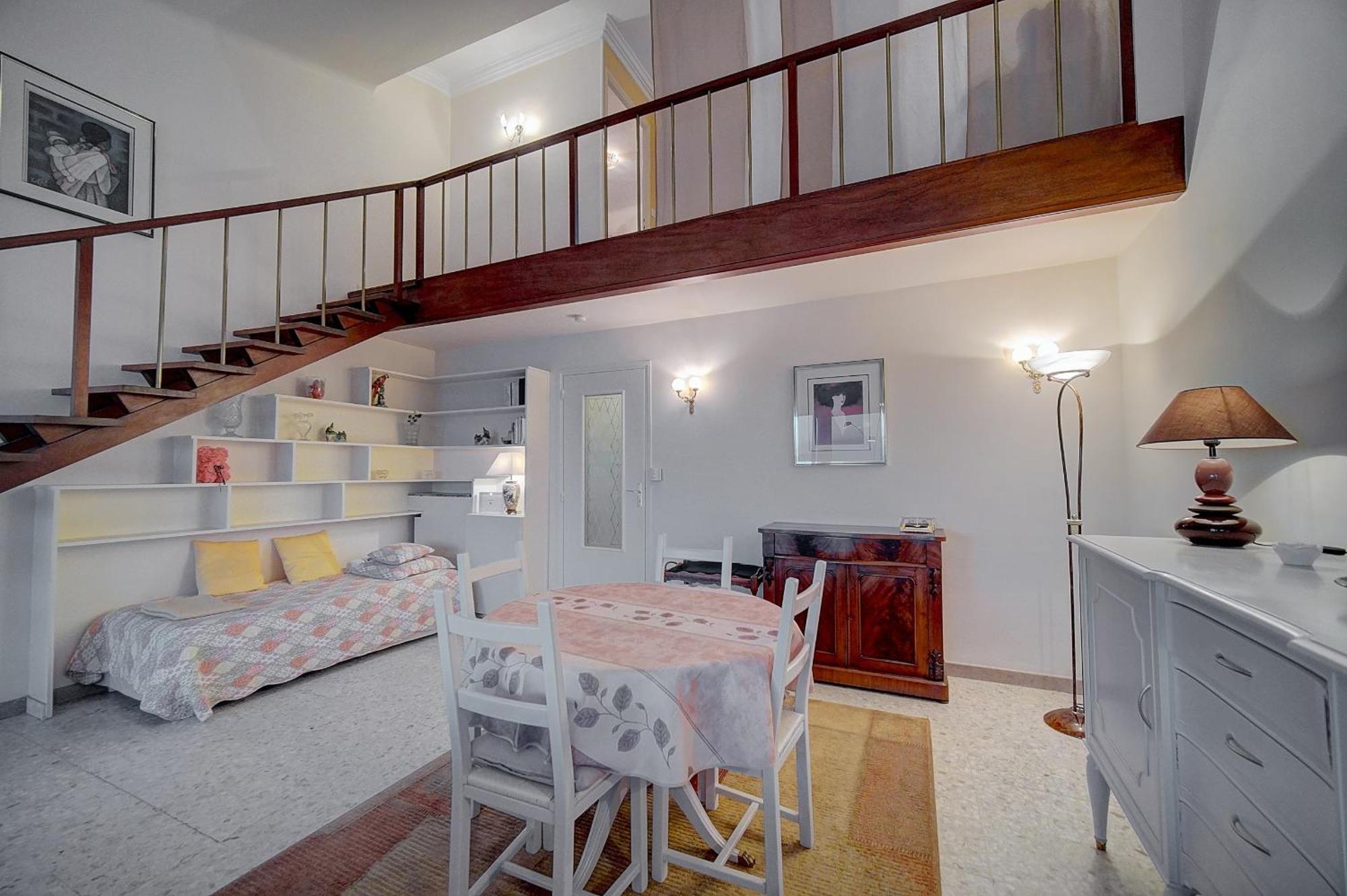 Superbe Duplex Idealement Situe Proche Plages Avec Grande Terrasse Vue Port !L A1B59 カンヌ エクステリア 写真