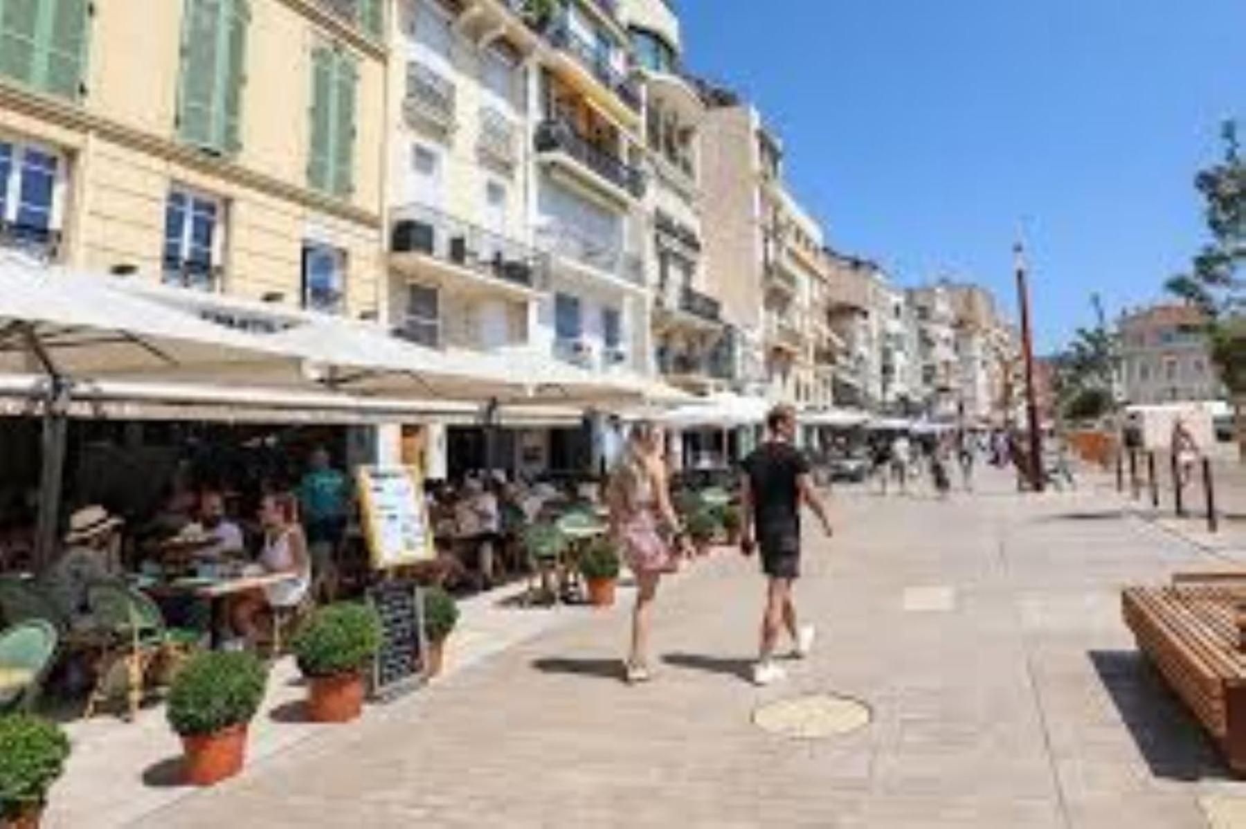 Superbe Duplex Idealement Situe Proche Plages Avec Grande Terrasse Vue Port !L A1B59 カンヌ エクステリア 写真